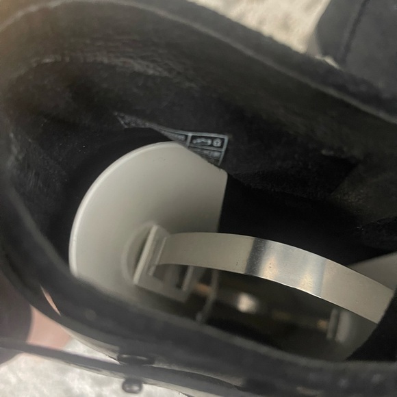 UGG suede riding boots size 9. Never worn - Picture 8 of 9